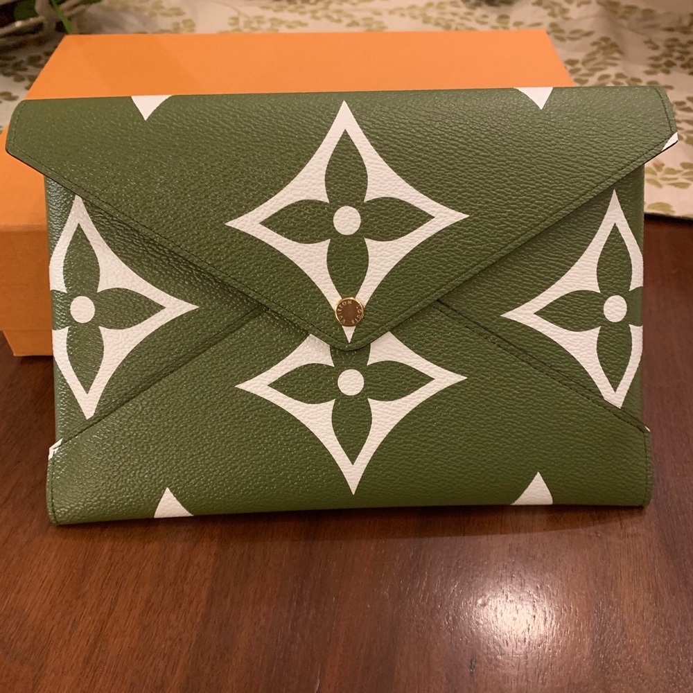 BNIB - LV - Pochette Kirigami - Large
